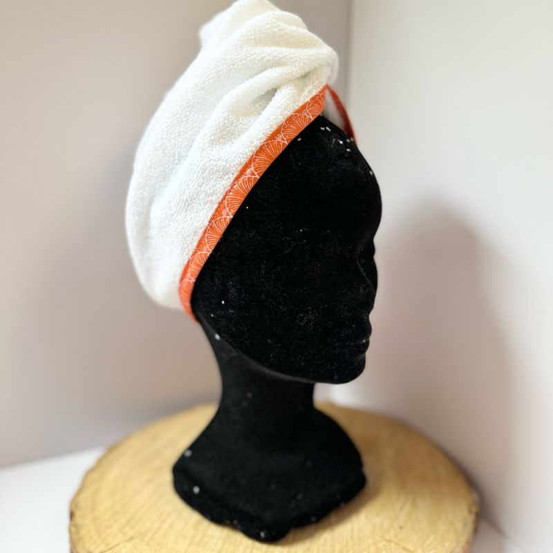 Serviette à cheveux et motifs géométriques oranges