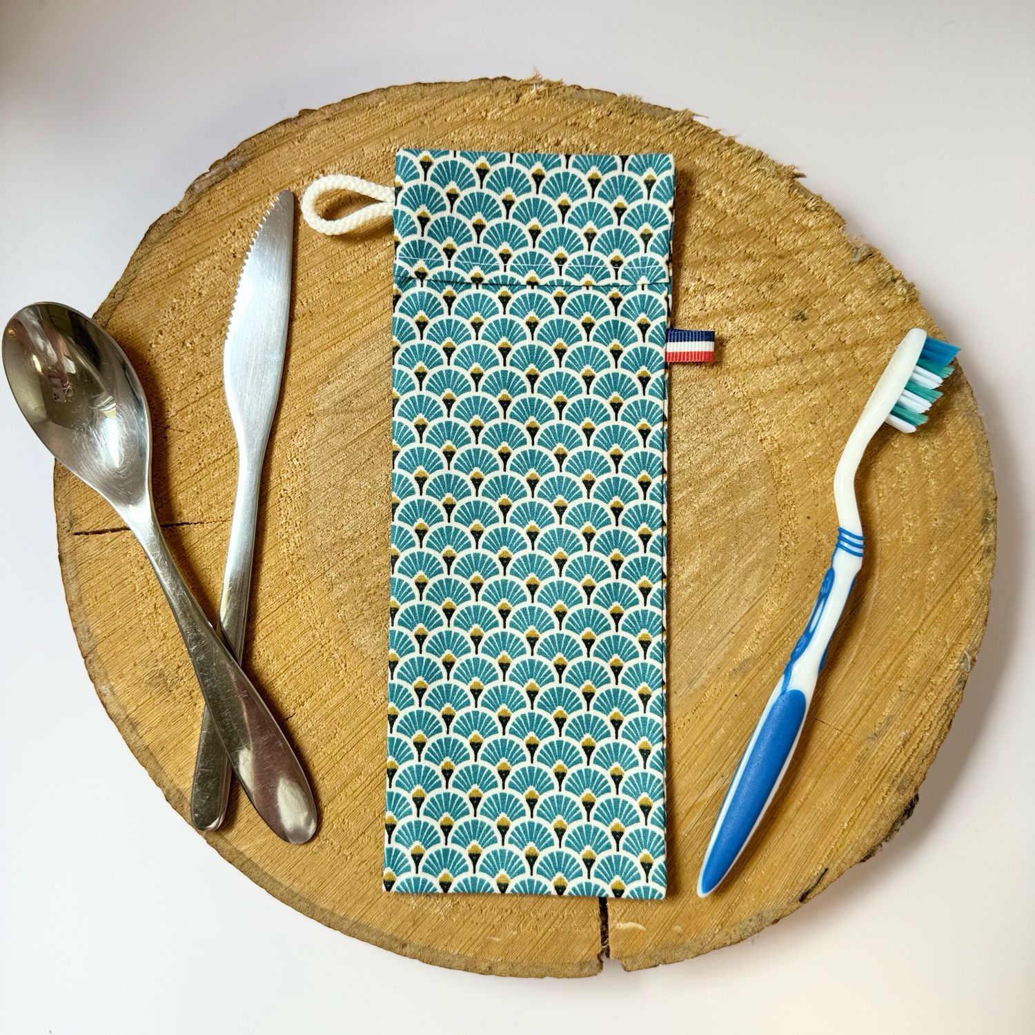 Pochette à couverts, brosse à dents, pailles réutilisables, pinceaux à maquillage...