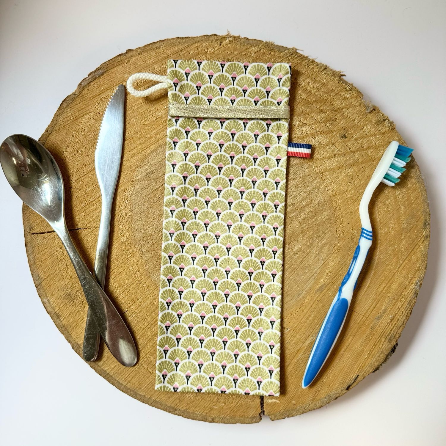 Pochette à couverts, brosse à dents, pailles réutilisables, pinceaux à maquillage...