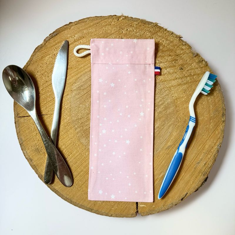 Pochette à couverts, brosse à dents, pailles réutilisables, pinceaux à maquillage...