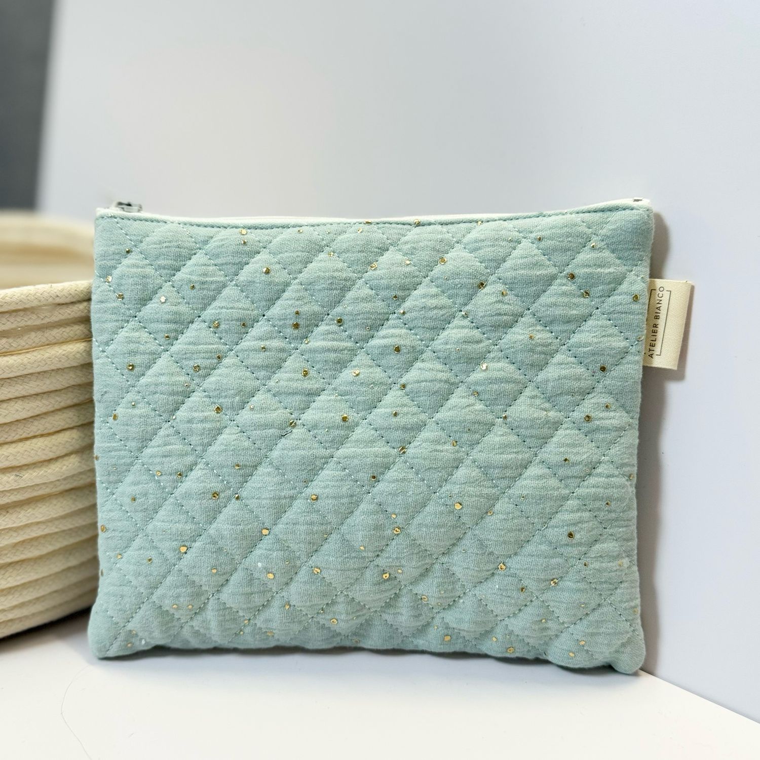 Pochette matelassée bleu clair