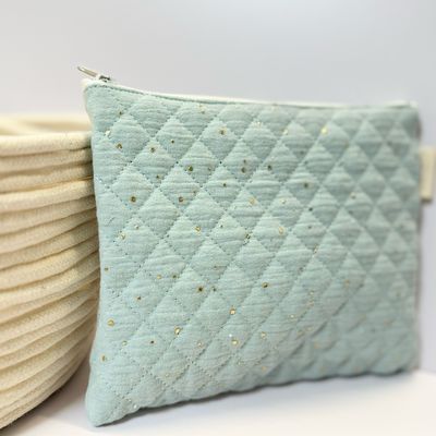 Pochette matelassée bleu clair