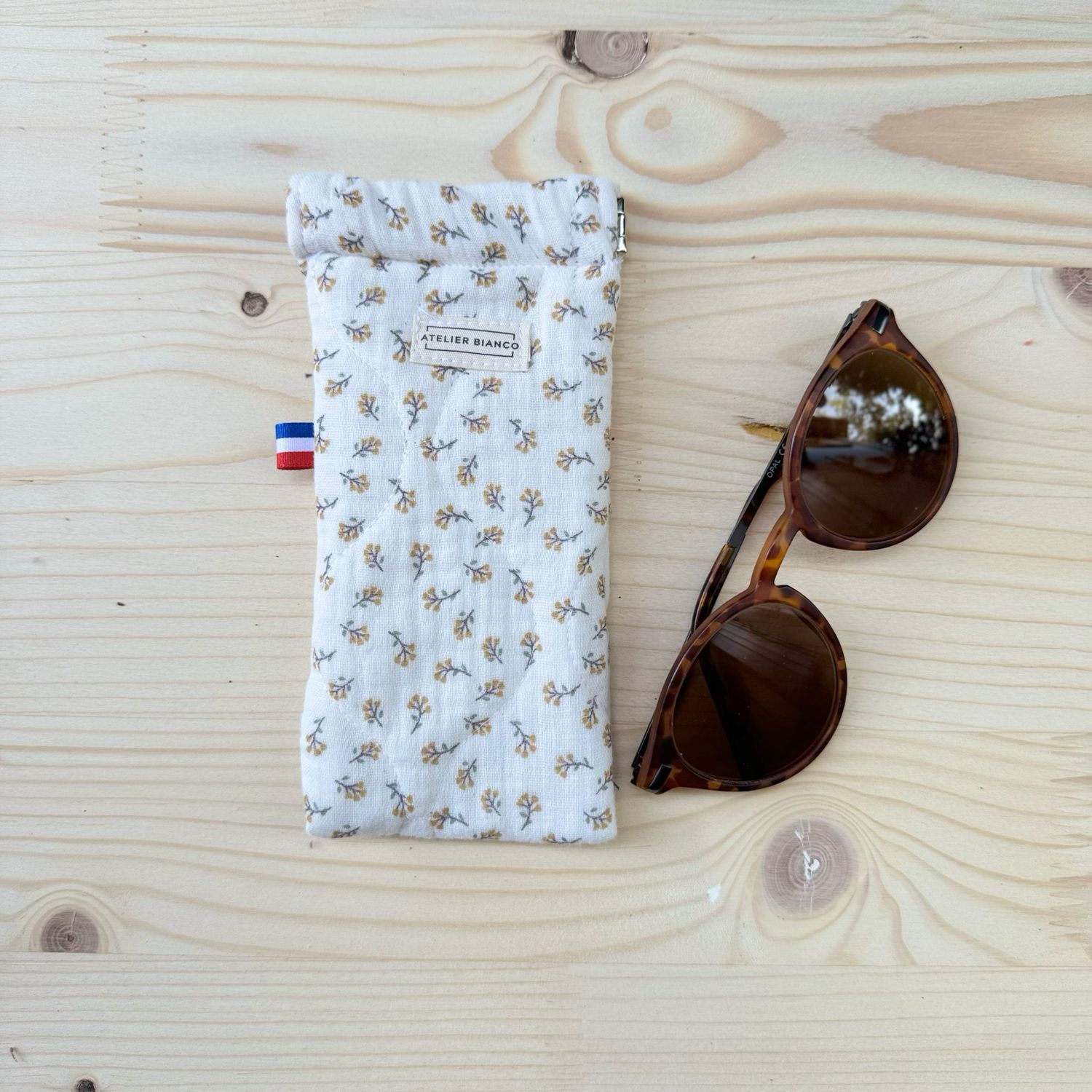 Etui à lunettes en double gaze matelassée à motifs