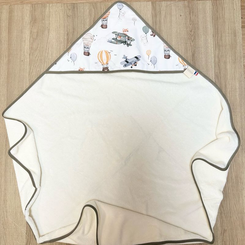 Cape de bain aviateurs et montgolfières