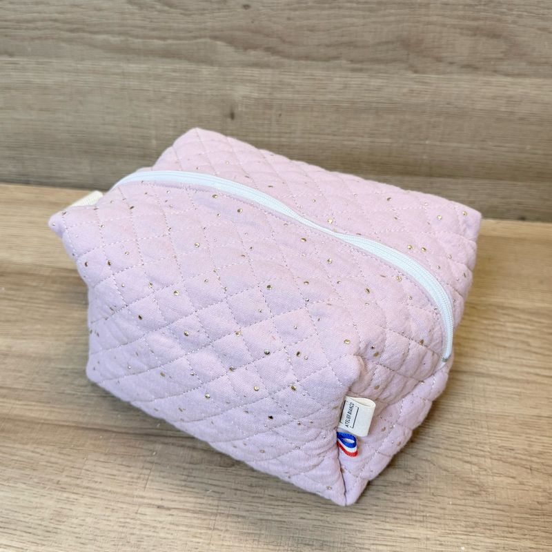 Trousse de toilette en tissu matelassé double gaze rose pâle à pois dorés