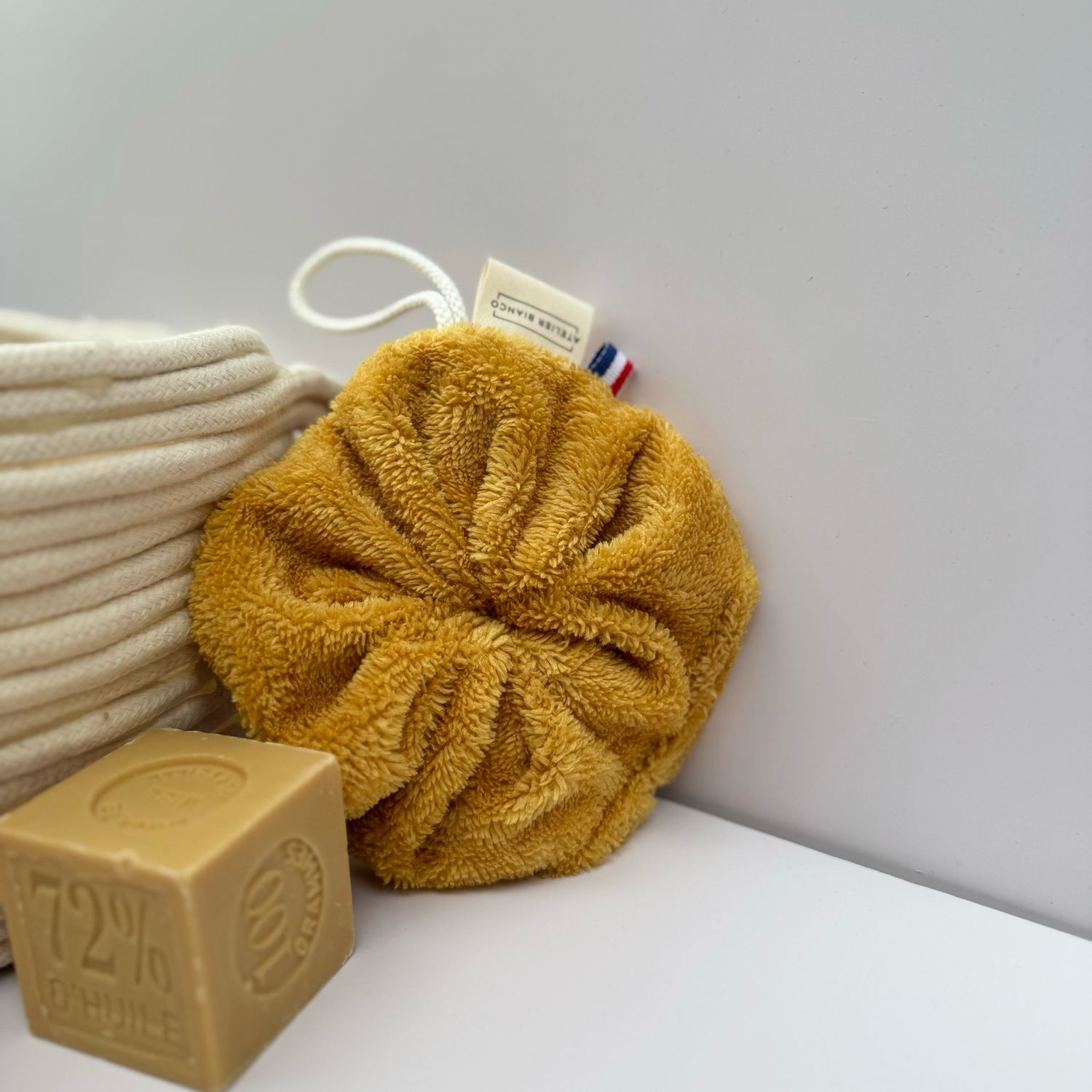 Fleur de douche moutarde