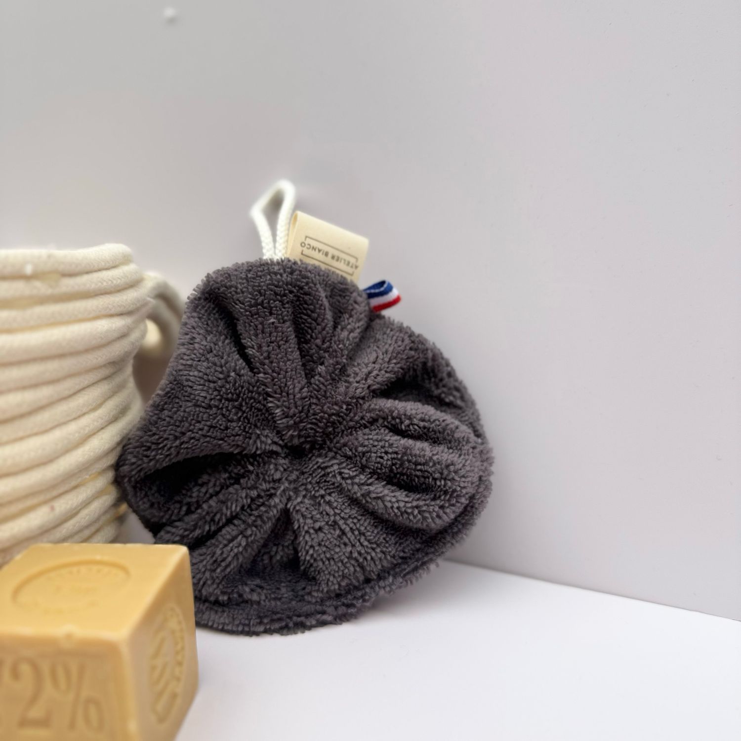Fleur de douche grise anthracite