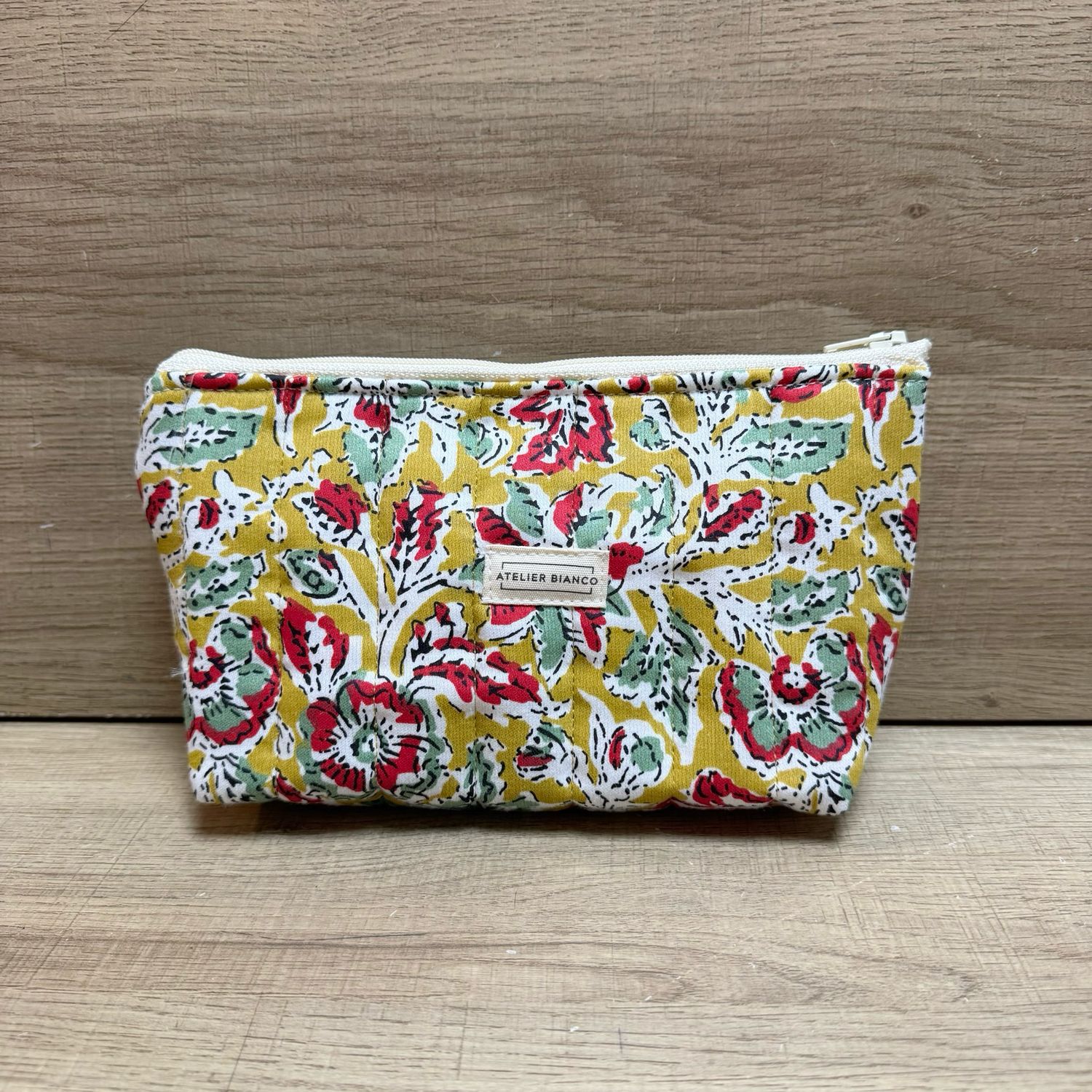 Trousse matelassée avec fond