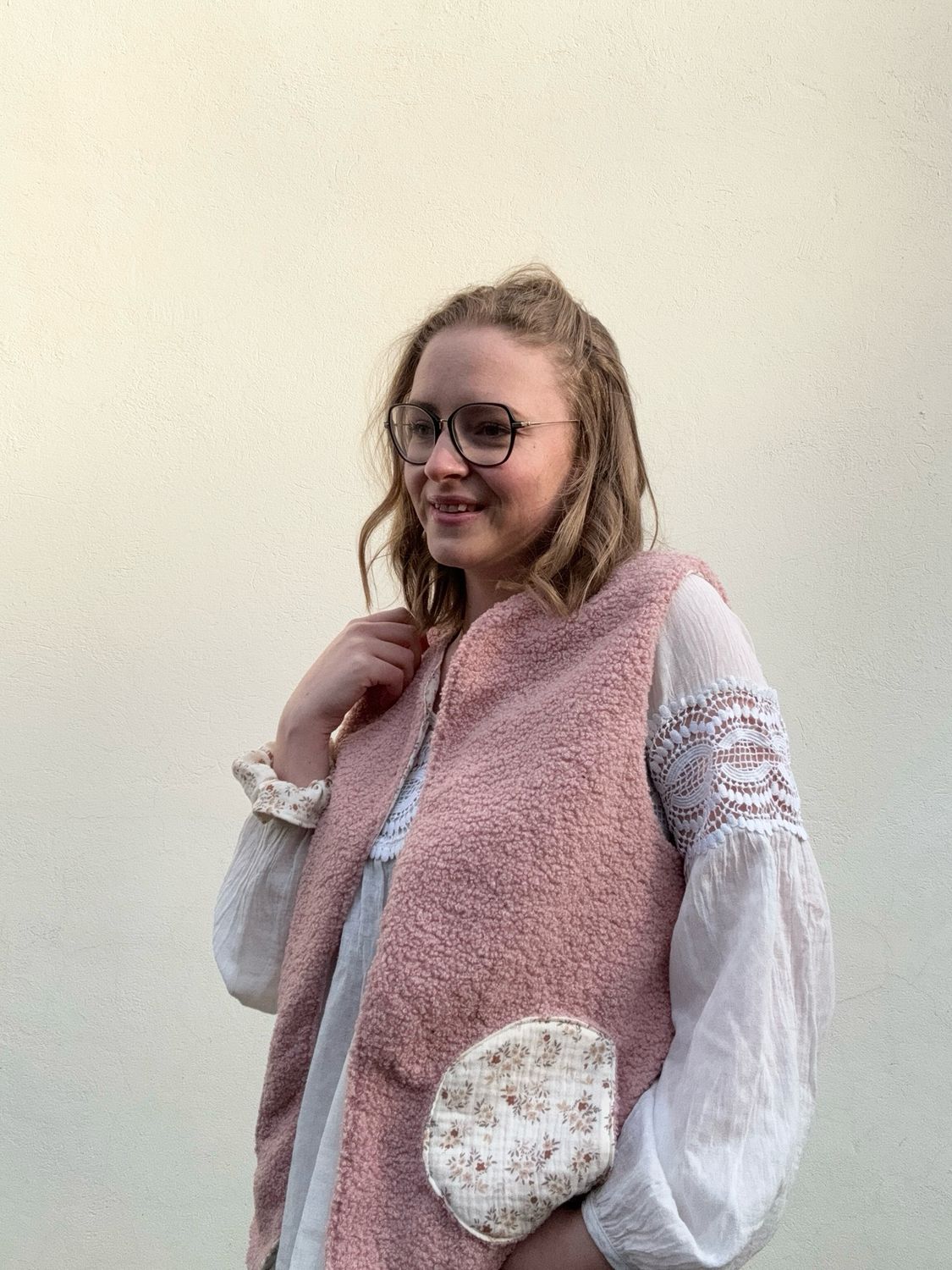 Gilet moumoute rose & motifs fleuris