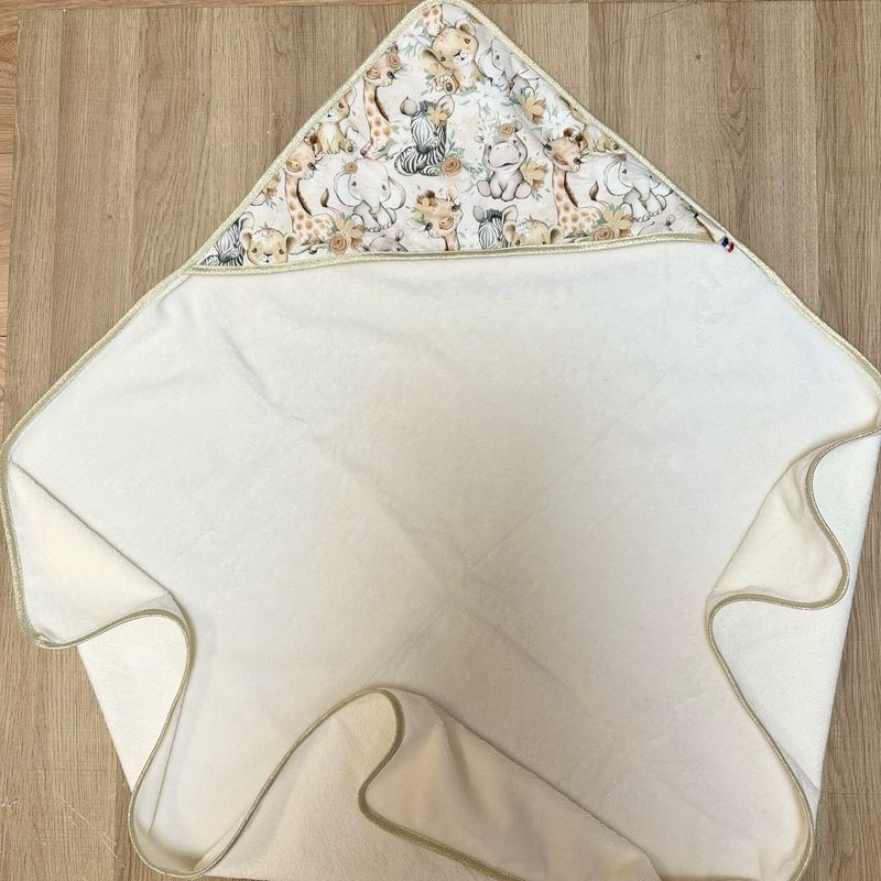 Cape de bain bébé - Motifs Savane beige fleurie