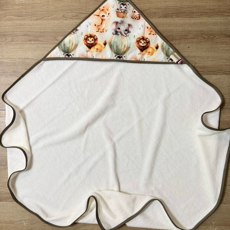 Cape de bain bébé - Motifs Savane Montgolfières