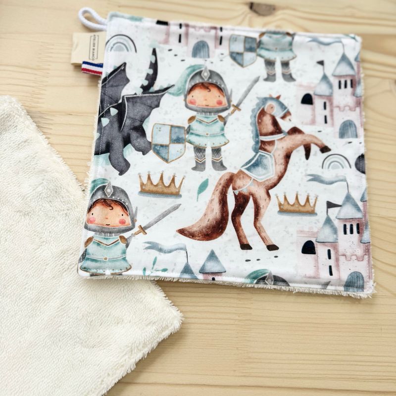 Débarbouillette lavable - Motifs Chevalier
