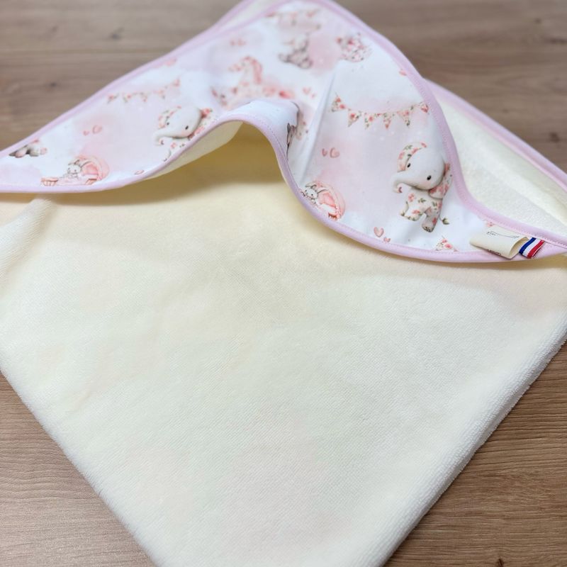 Cape de bain bébé - Motifs Toile de jouy rose