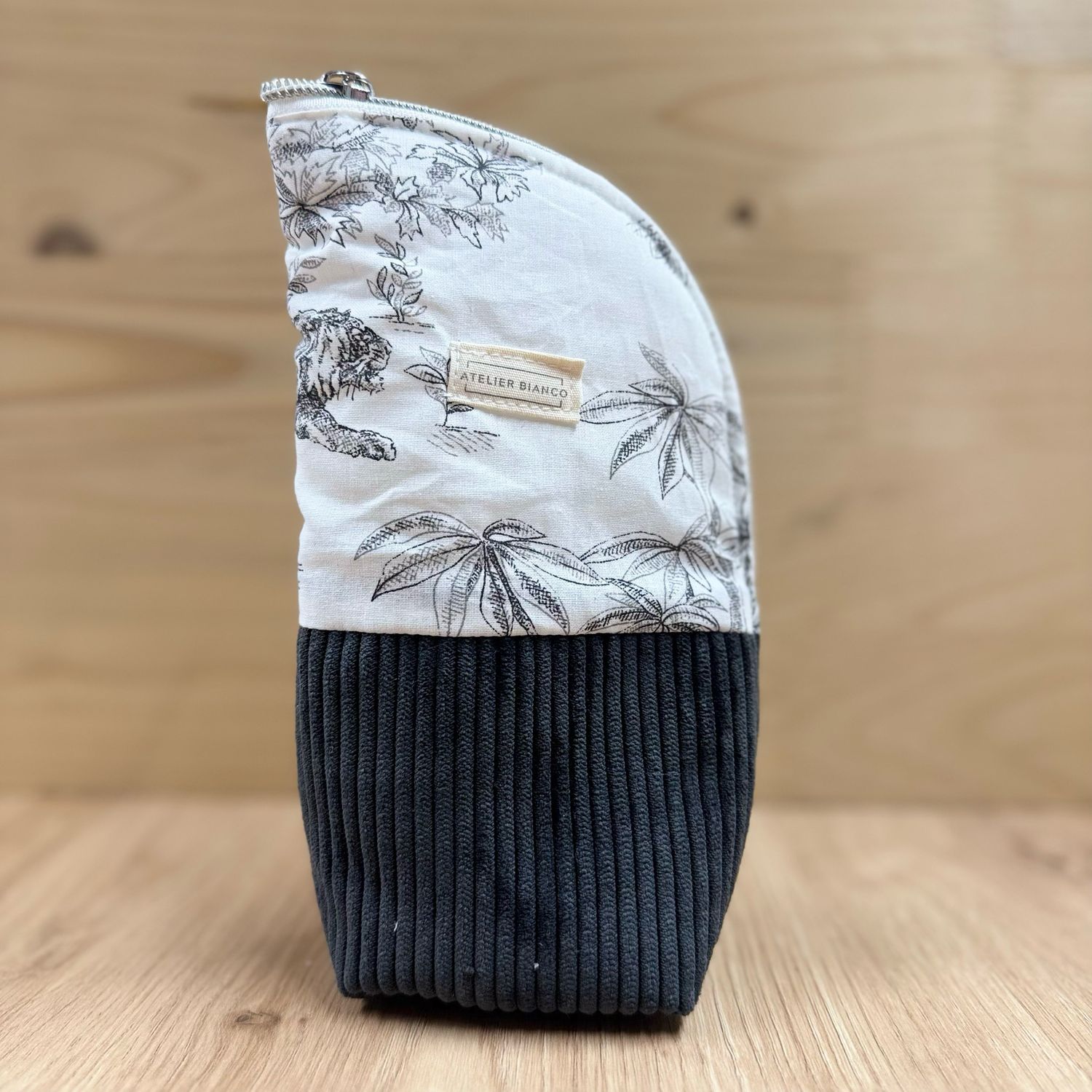 Trousse Multi-Usages – Maquillage, Stylos & Accessoires