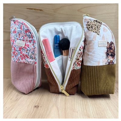 Trousse à maquillage, stylos etc