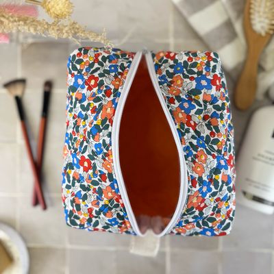Trousse de toilette matelassée à motifs fleuris