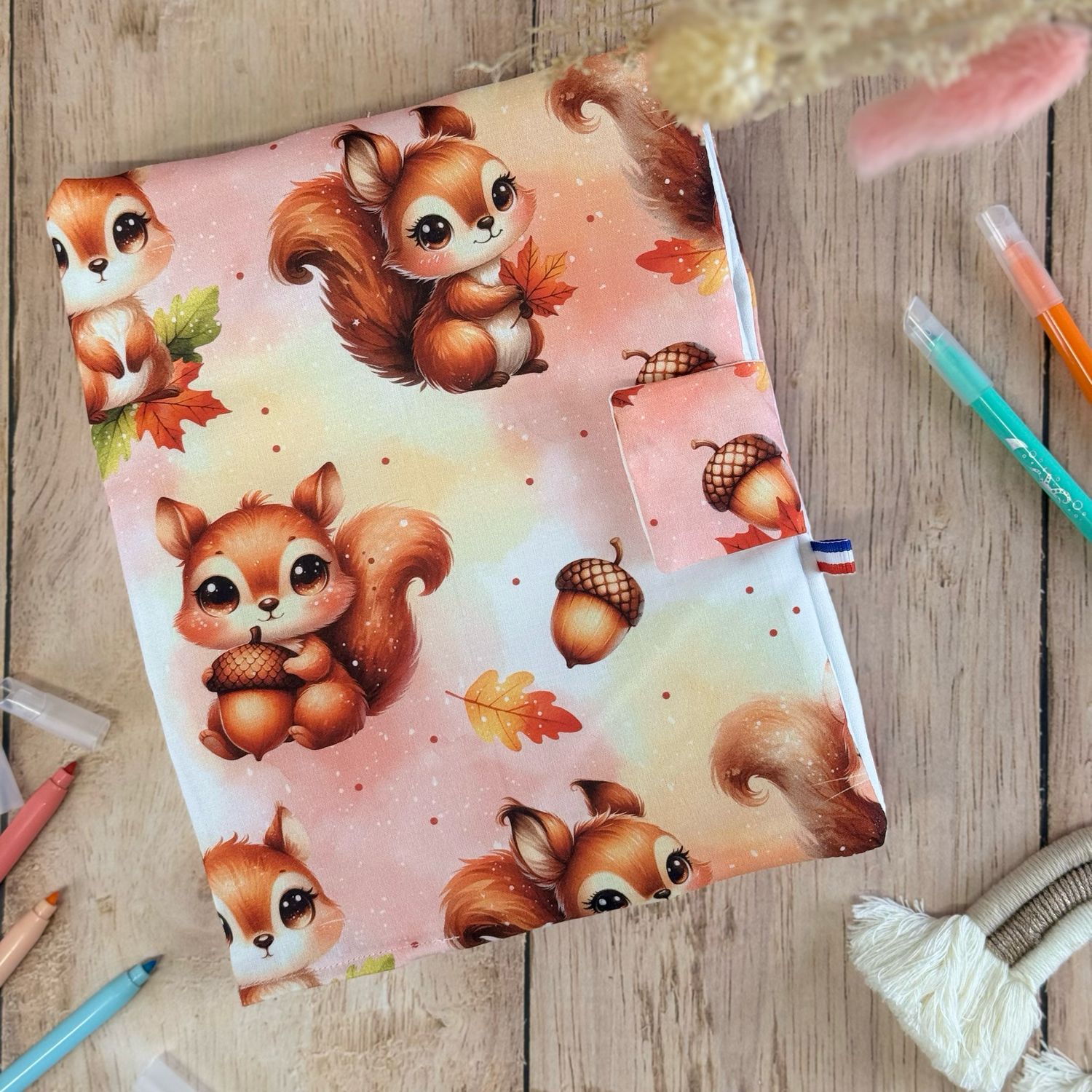 Cahier de coloriage lavable et son pack de feutres 