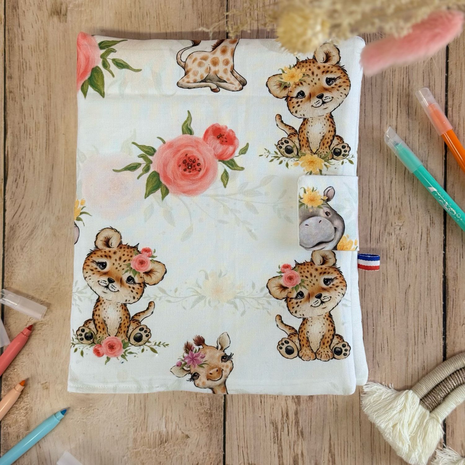 Cahier de coloriage lavable et son pack de feutres 