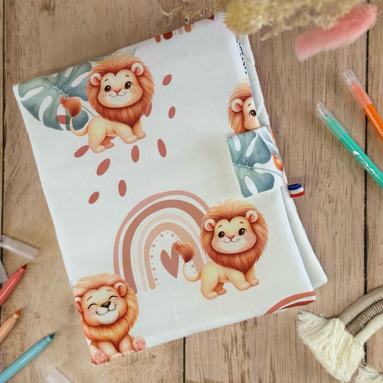 Cahier de coloriage lavable et son pack de feutres 
