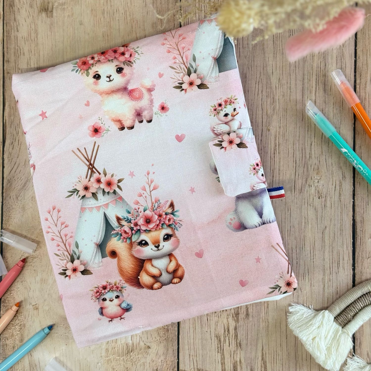 Cahier de coloriage lavable et son pack de feutres 