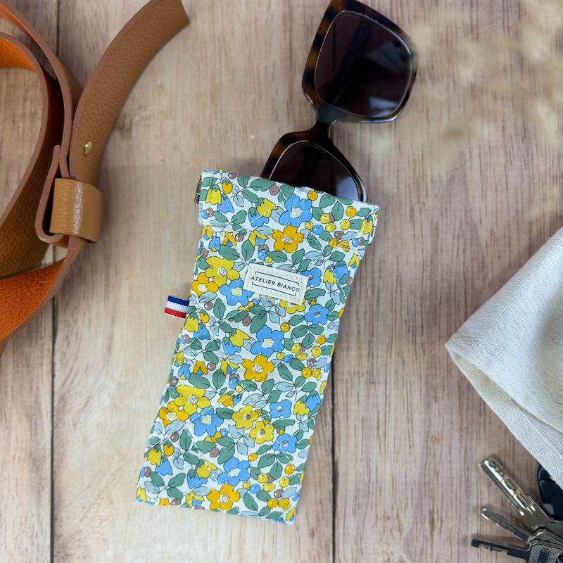 Etui à lunettes matelassé