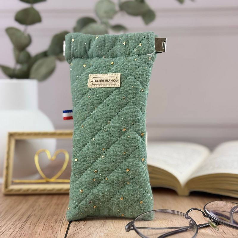 Etui à lunettes matelassé