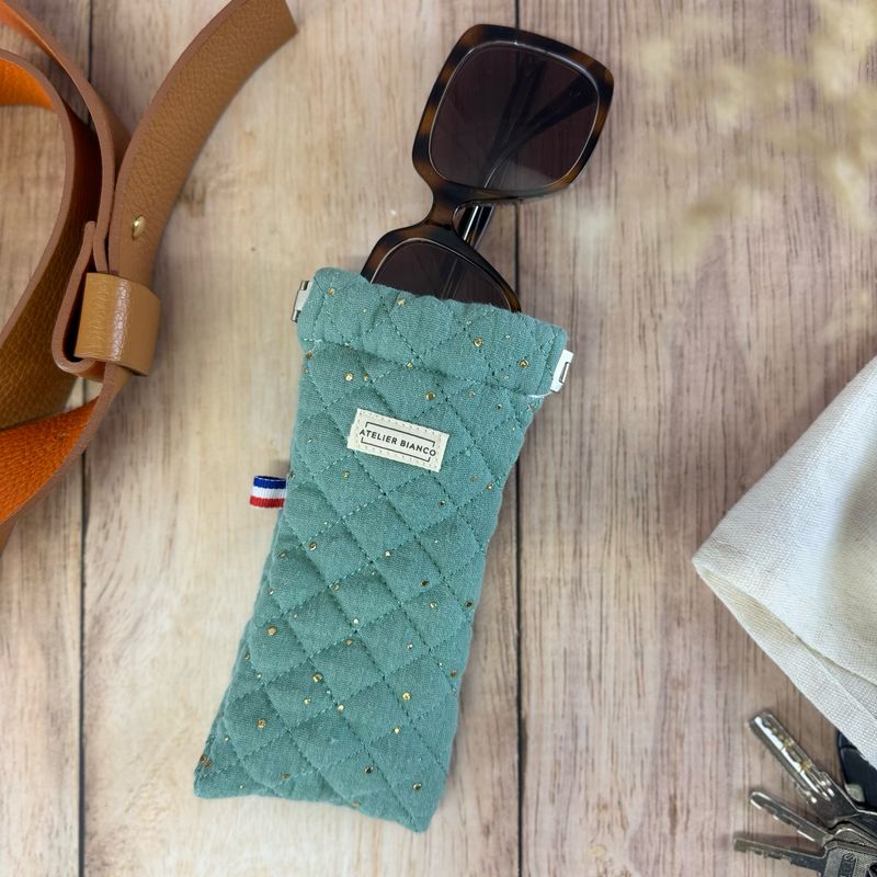 Etui à lunettes matelassé