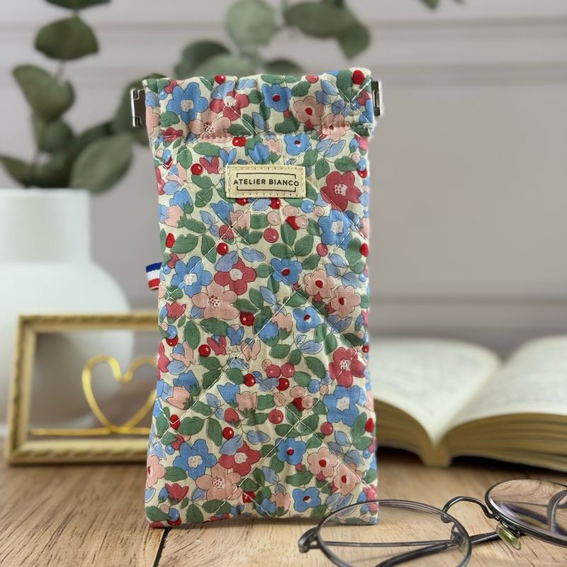 Etui à lunettes matelassé