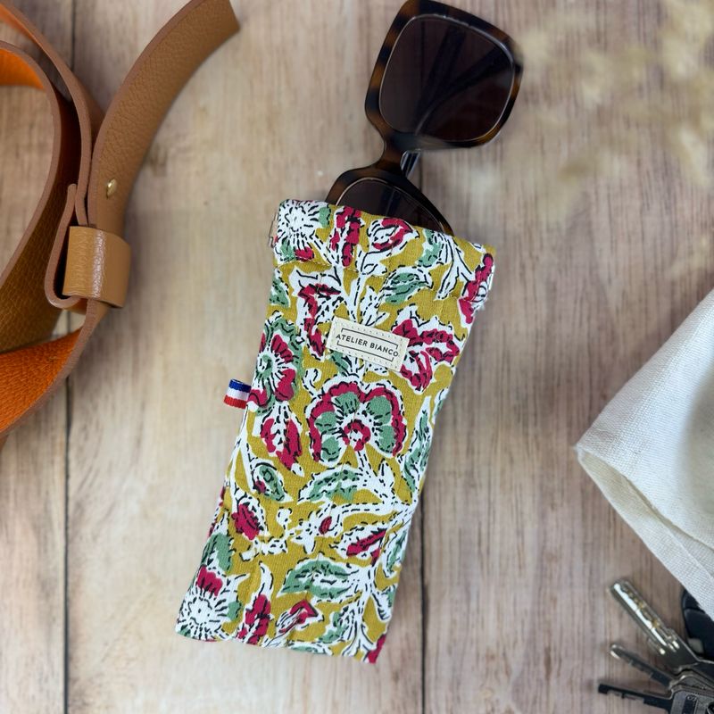 Etui à lunettes matelassé