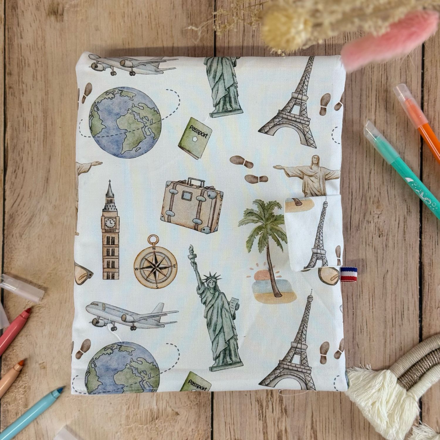 Cahier de coloriage lavable et son pack de feutres 