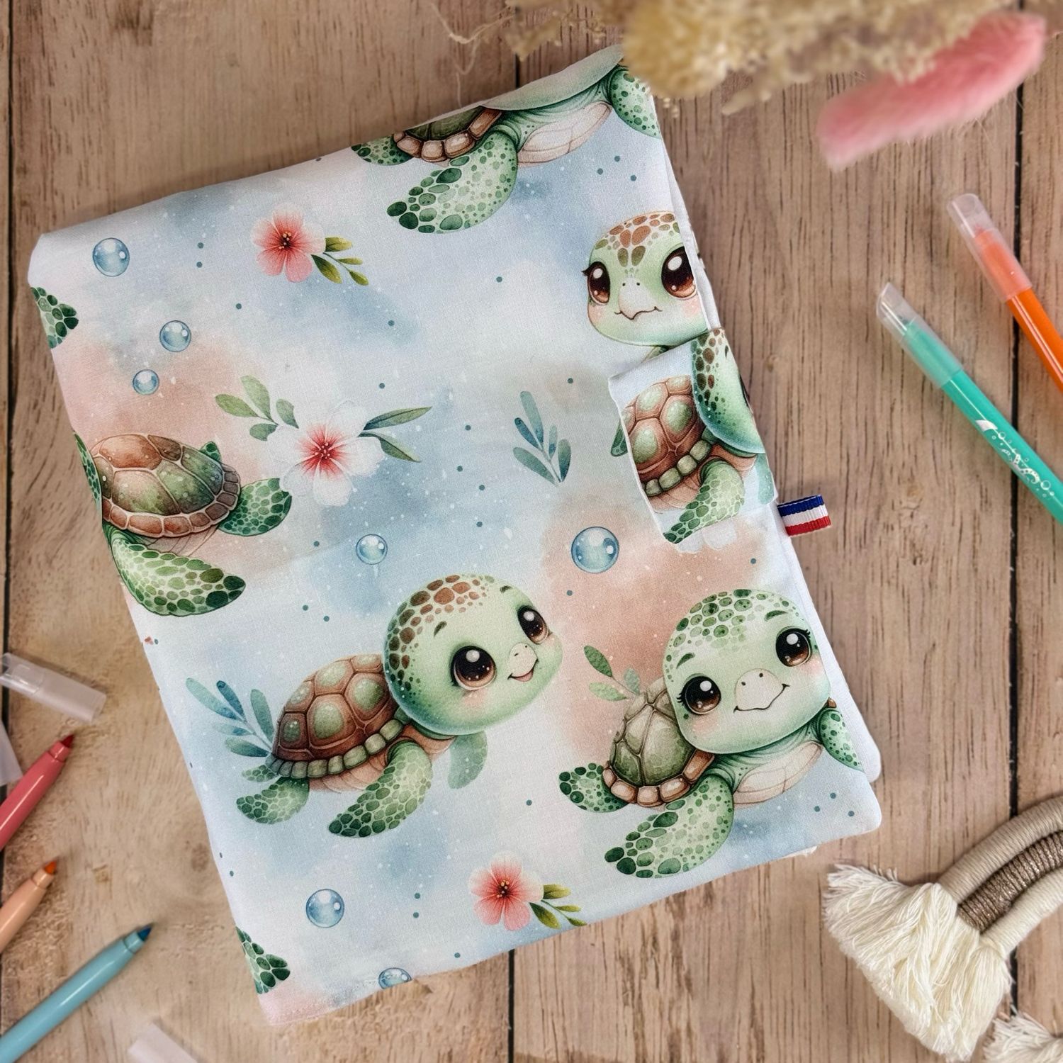 Cahier de coloriage lavable et son pack de feutres 