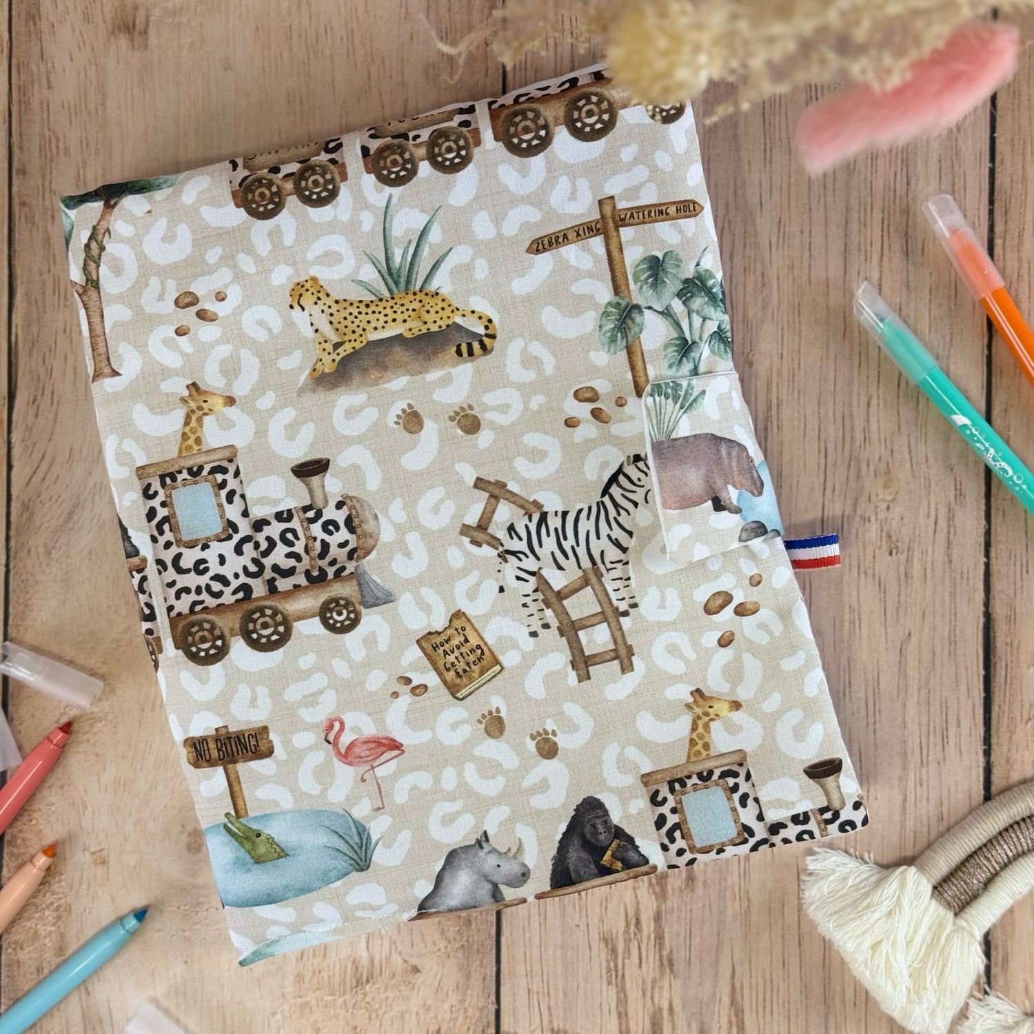 Cahier de coloriage lavable et son pack de feutres 
