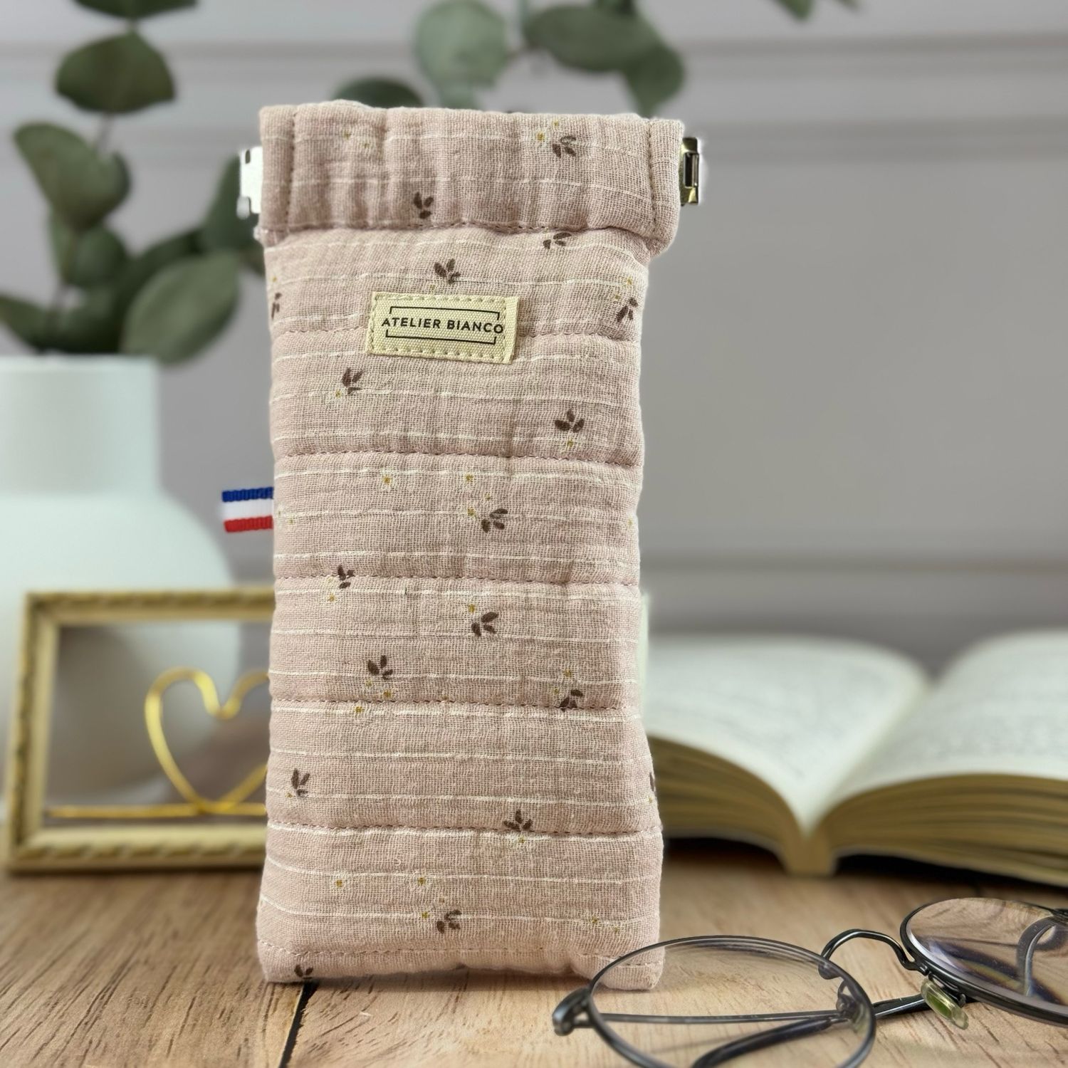Etui à lunettes matelassé