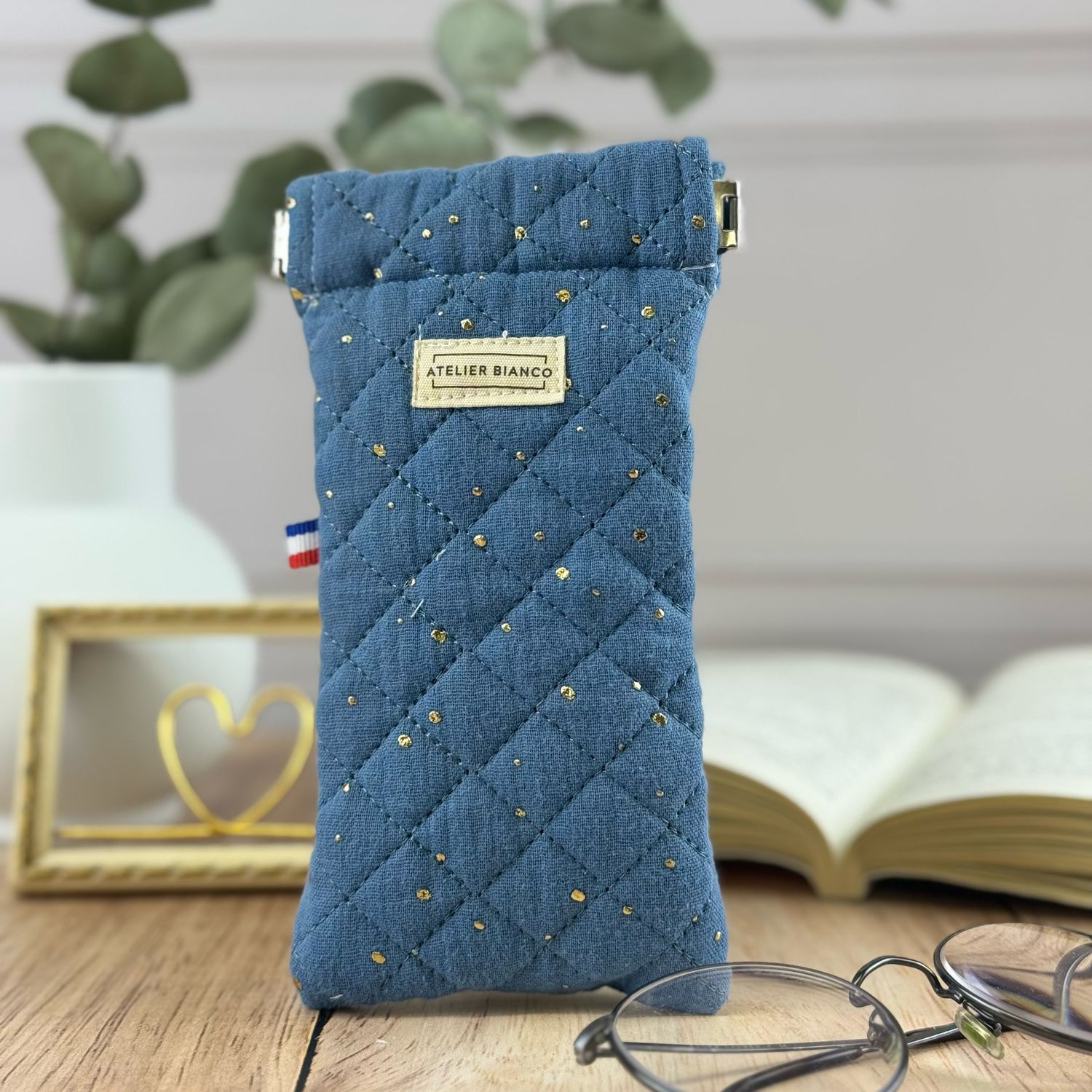 Etui à lunettes matelassé
