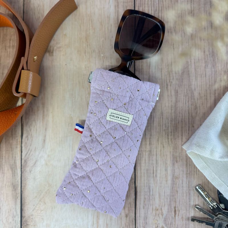Etui à lunettes matelassé