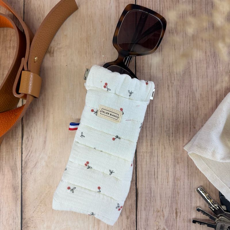 Etui à lunettes matelassé
