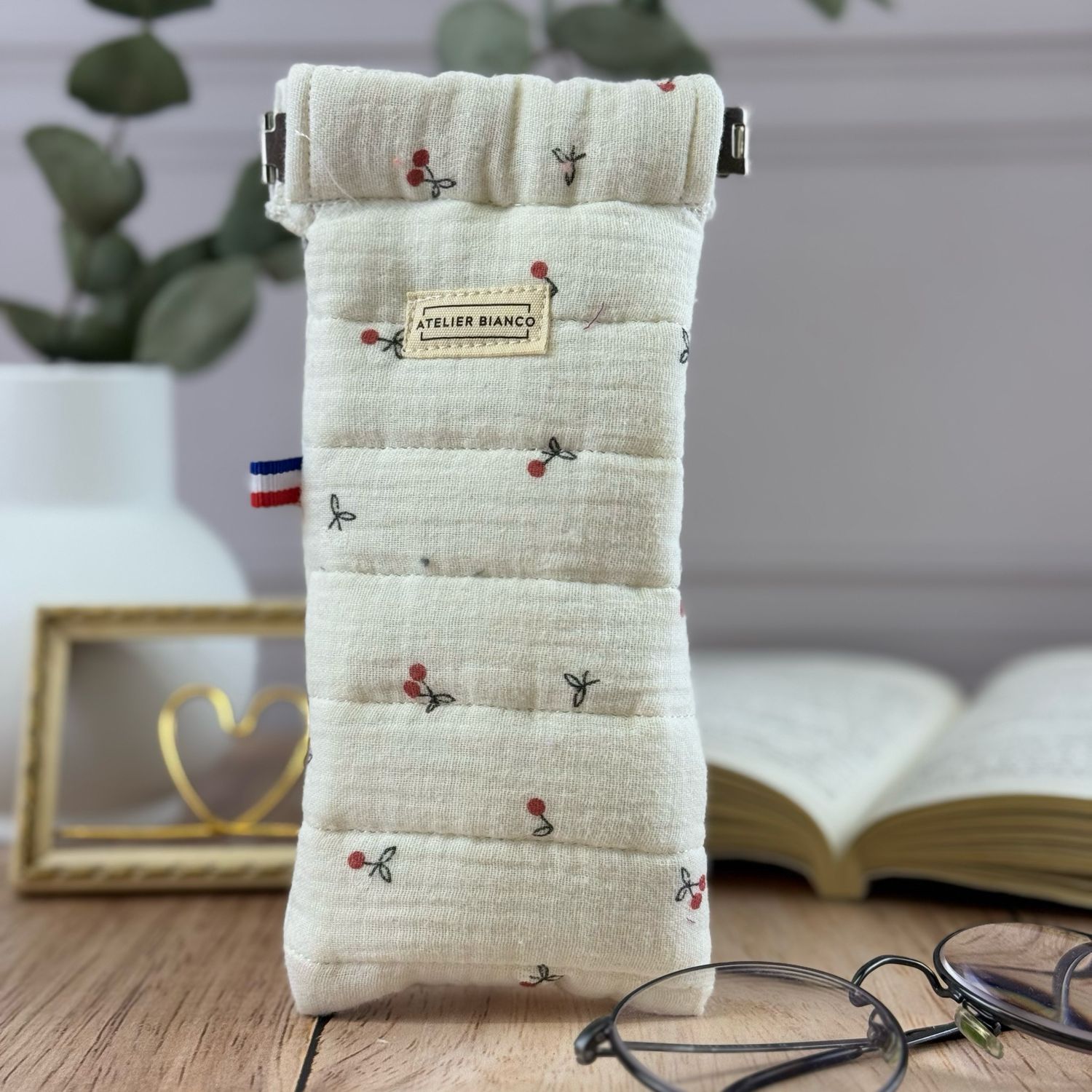 Etui à lunettes matelassé
