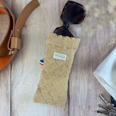 Etui à lunettes matelassé