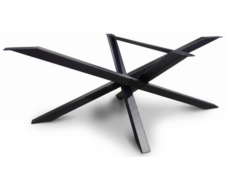 Pied de table central en métal MIKADO – sur mesure Pied de table central Mikado sur mesure en métal noir, piètement araignée croisé pour grand plateau. Stable, bonne portée.