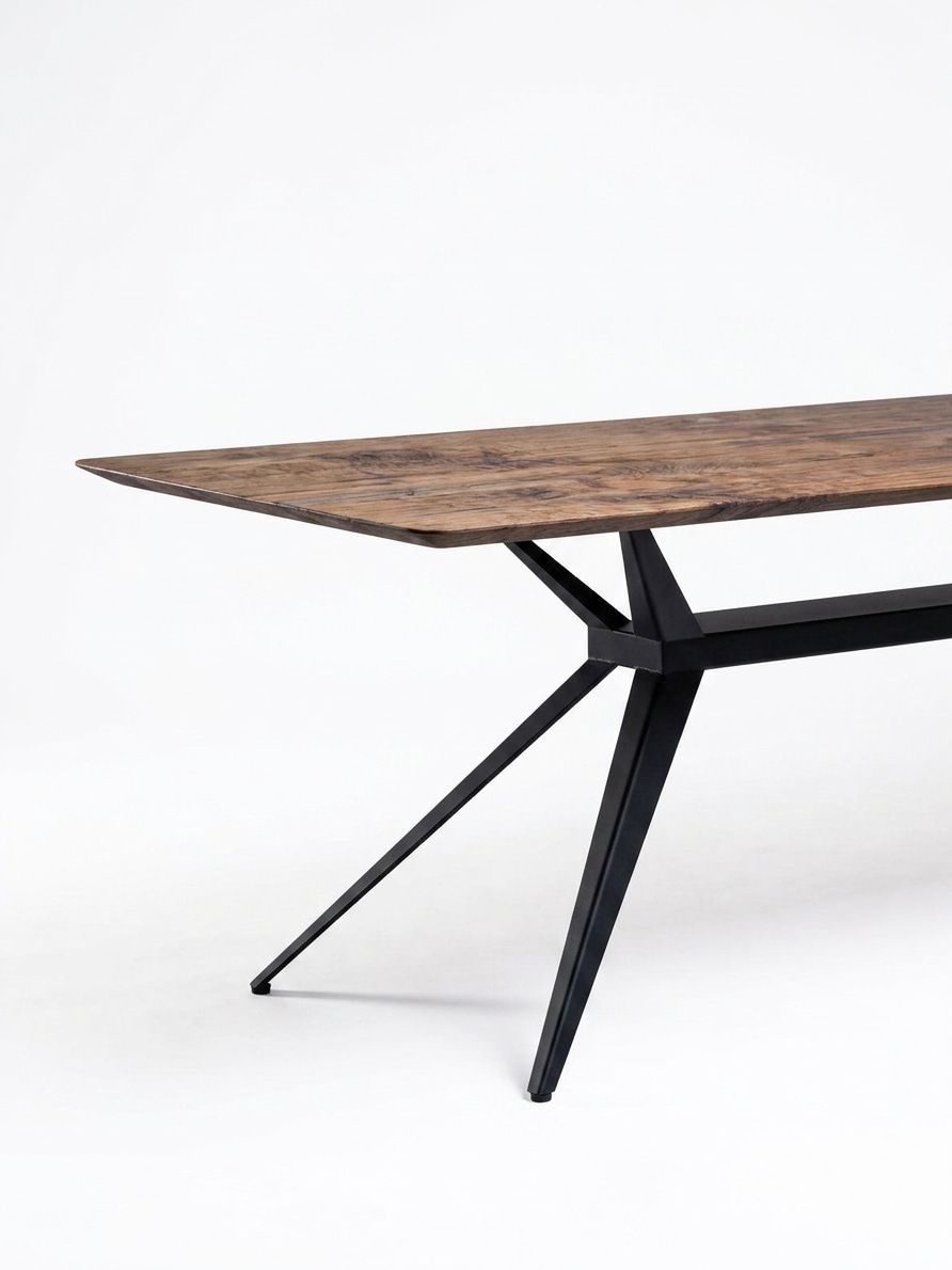 Pied de Table Rectangulaire en Métal Artisanal – Modèle HÉRON Pied de table sur mesure HERON en métal noir, piètement trépied au design élancé avec barre de support pour plateau en bois.