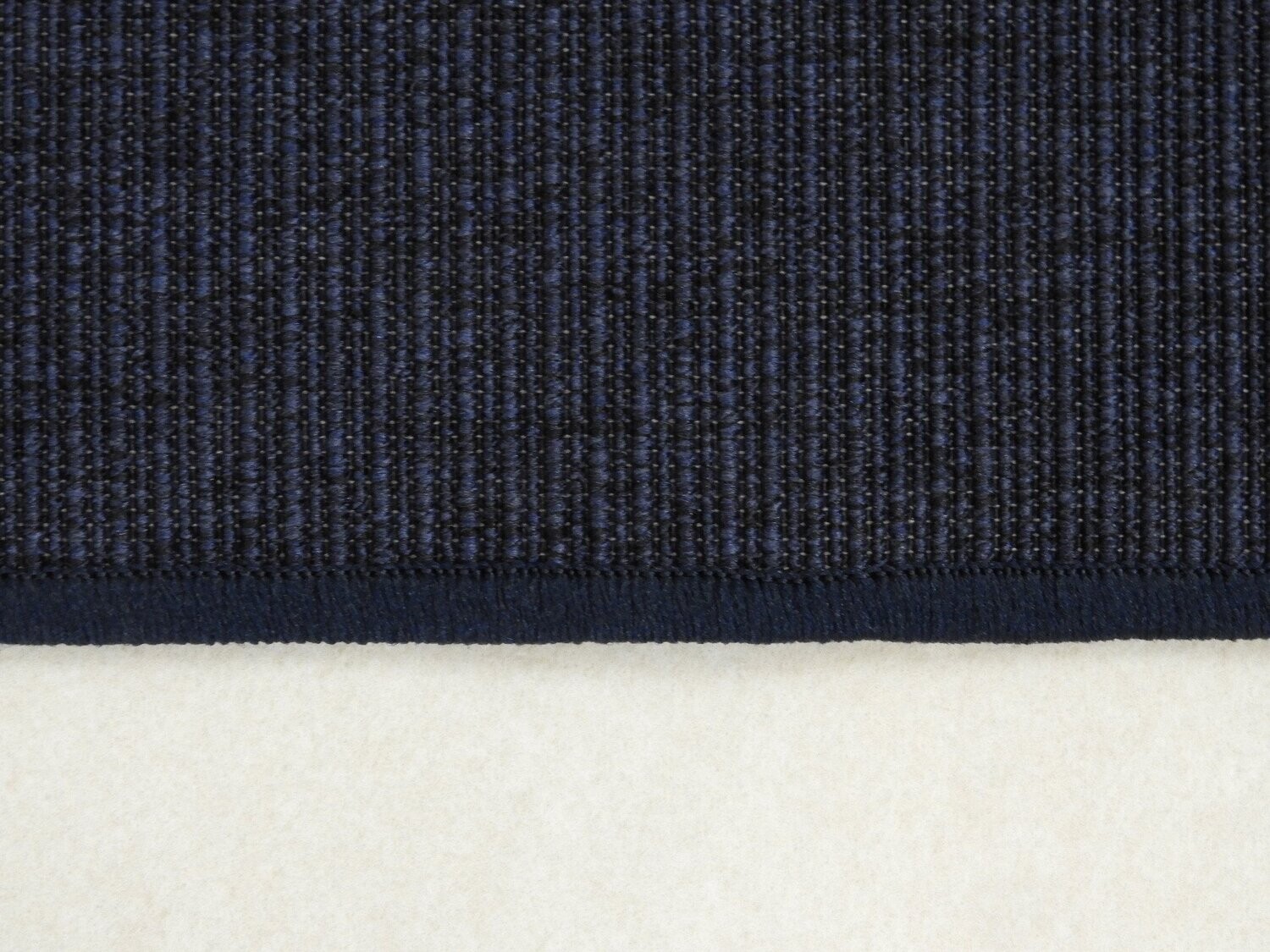 Passatoia MOQUETTE  a coste piccole h cm  100 e cm 67 spessore mm 4/5 orlata sui lati lunghi vendita a metro lineare
vendita a multipli di cm 100, passatoia h 67: blu CM 67 X CM 100