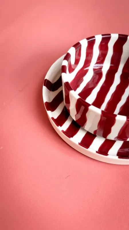 Ceramica artigianale piatto piano + fondo righe rosso