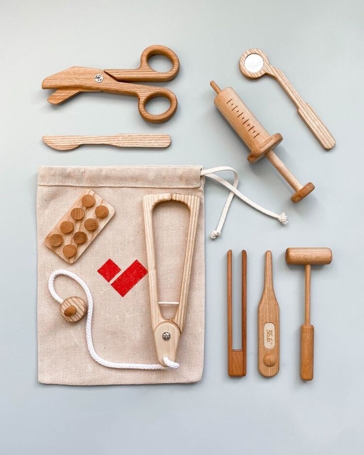 Wooden doctor set