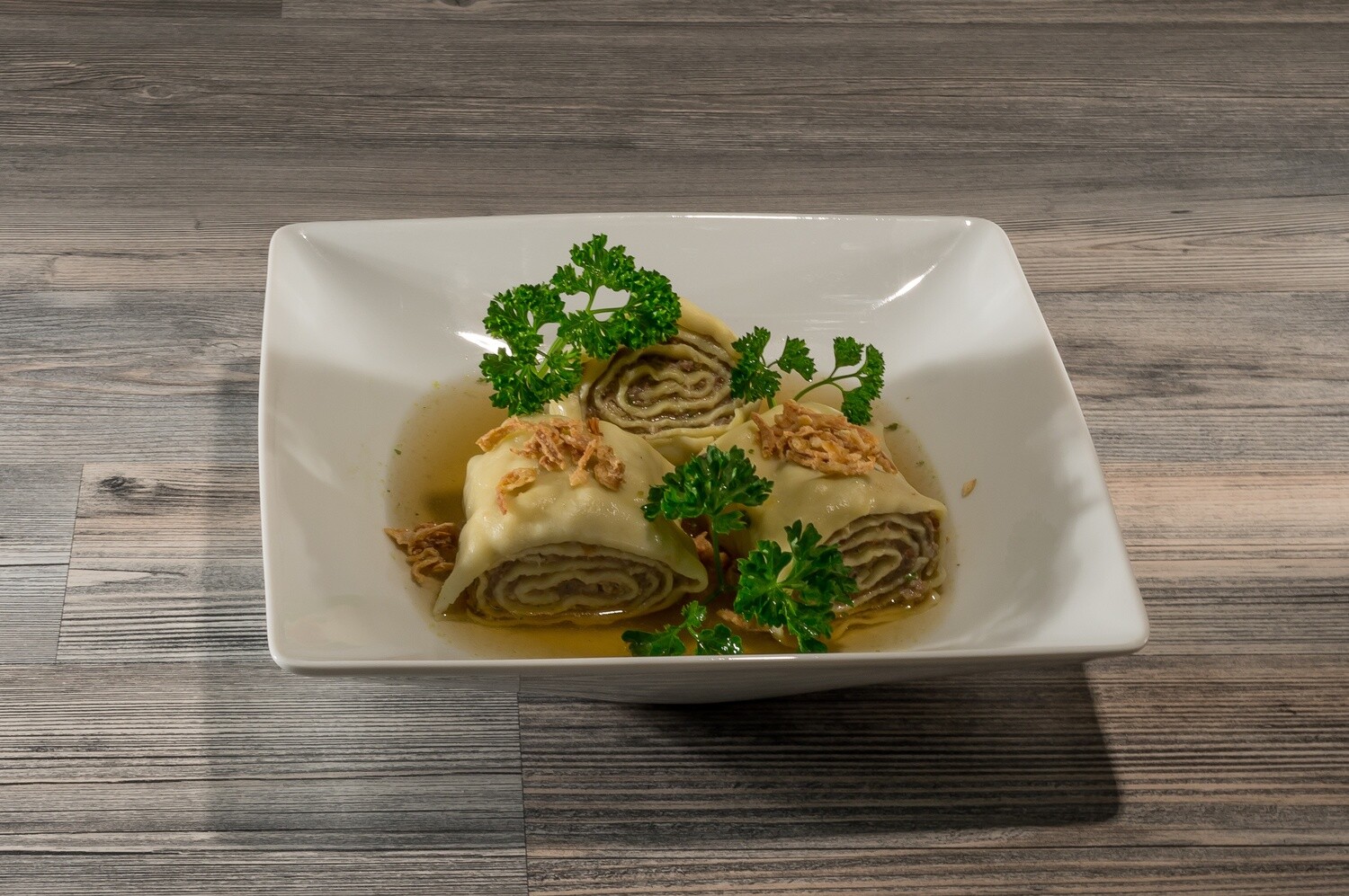 Maultaschen mit Zwiebelsoße