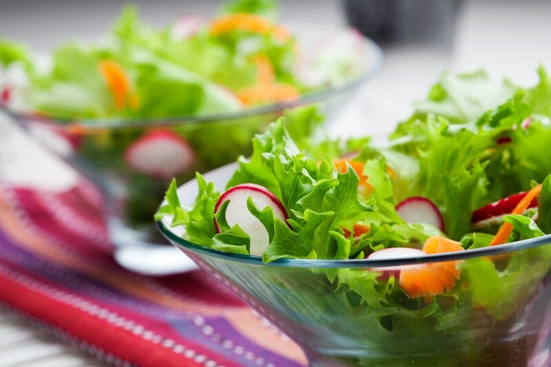 Blattsalate im Hausdressing
