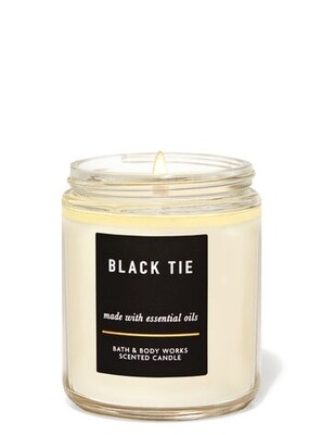 Bath and body works single wick candle- black tie 