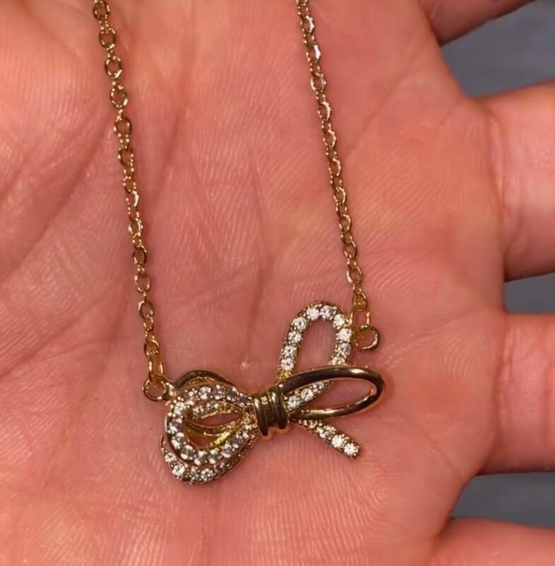 Bow Necklace