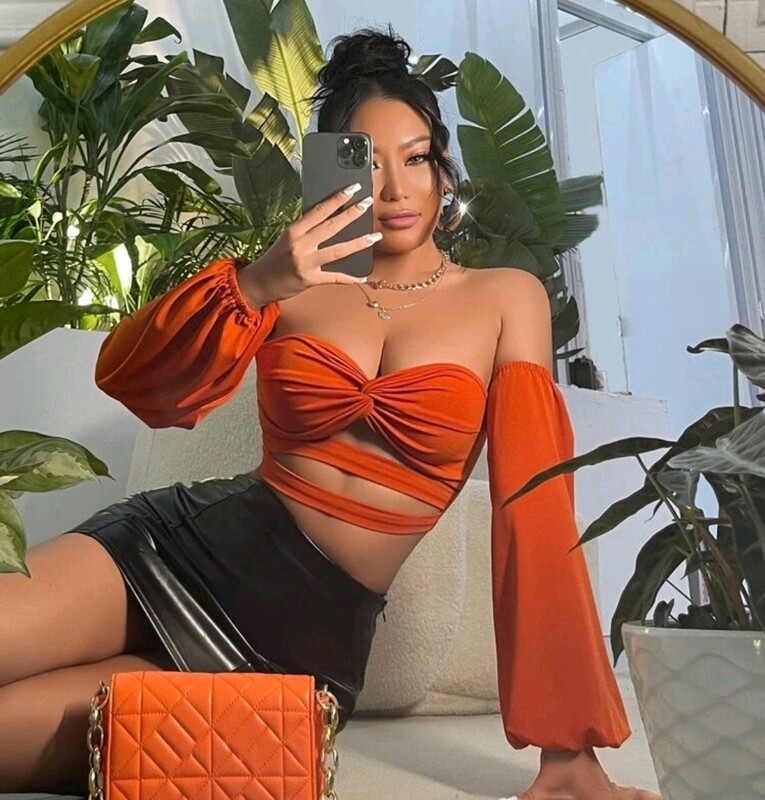  SXY Off Shoulder Twist Front Cut Out Crop Top SMALL