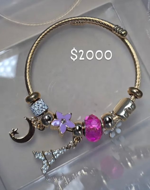 Charm bracelet pink