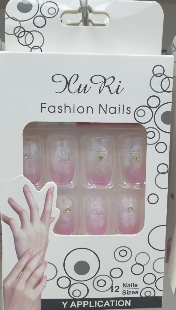 Uñas con diseño Xu Ri